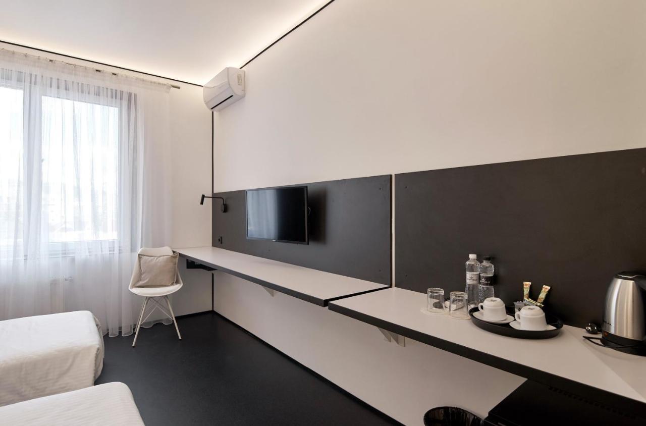 Atmosfera Hotel Odessa Eksteriør billede